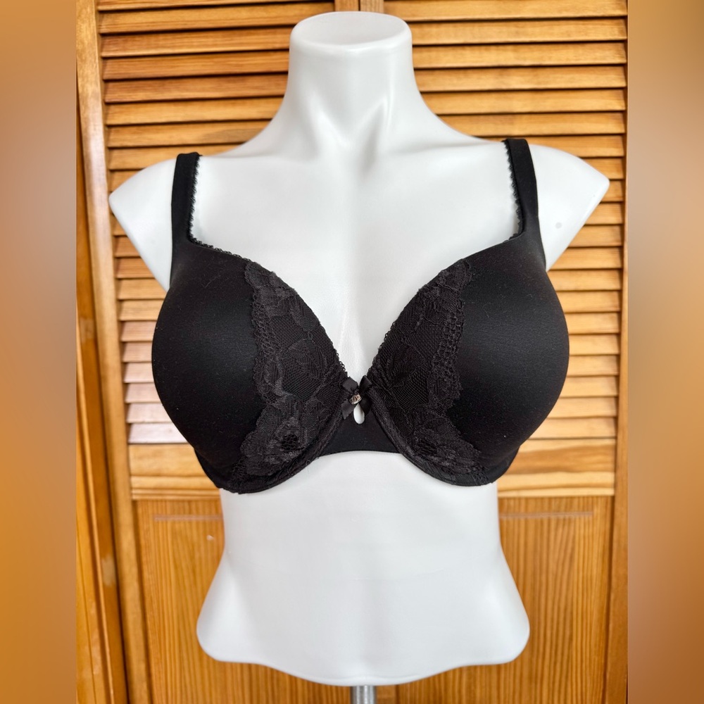 ❌CLEARANCE❌ Victoria's Secret Black Lace Full-Coverage Bra
